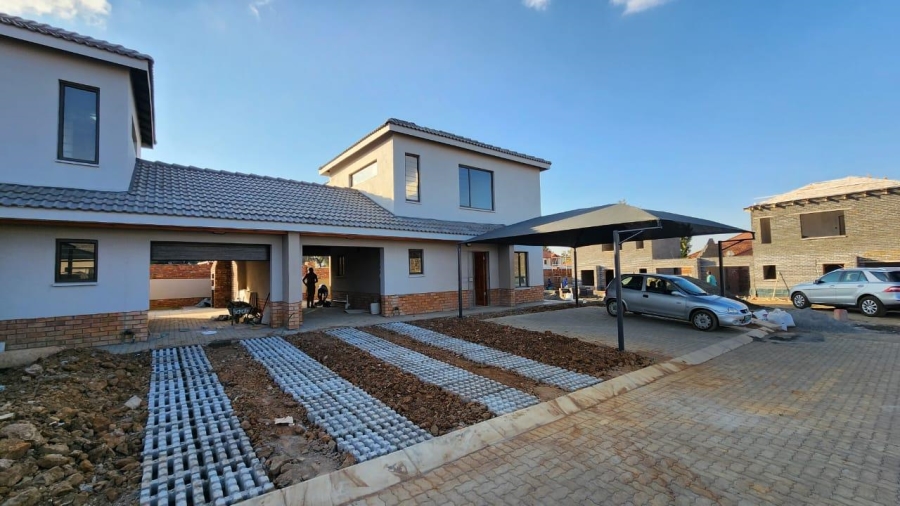 3 Bedroom Property for Sale in Waterval East North West